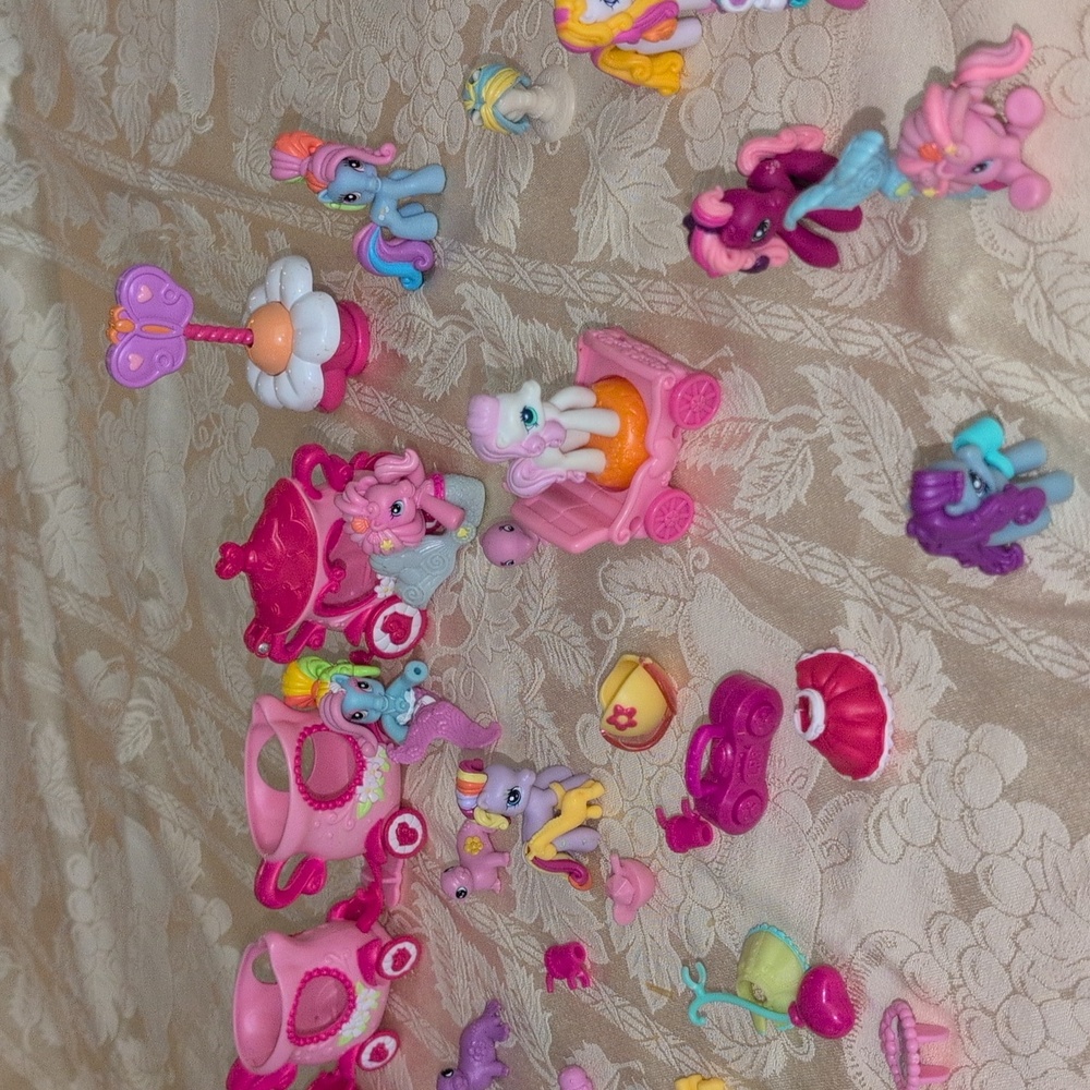 My Little Ponies, Accessories & Train. Discontinued Lot Of 28 Ponies! 2000-2010 - Picture 5 of 16